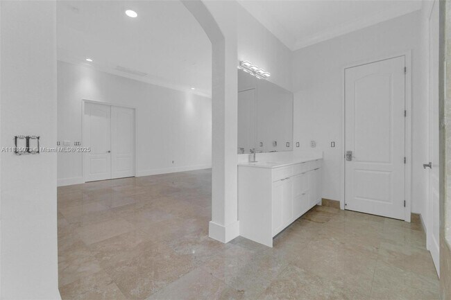 Building Photo - 17910 SW 80th Ave