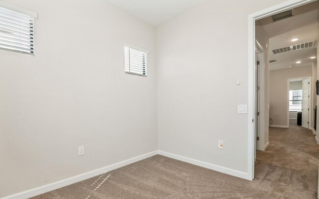 Building Photo - 4826 E Helena Dr