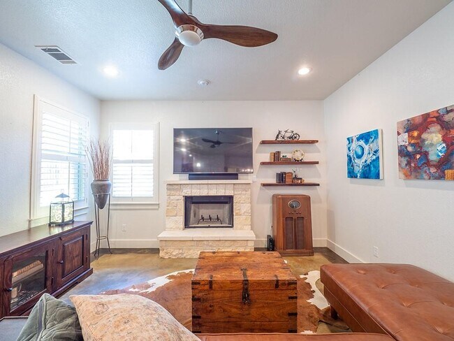 Building Photo - 55 Tournament Way