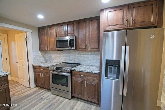 Building Photo - 489 Penny Way