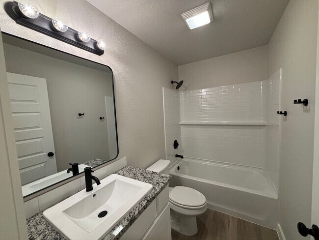 Building Photo - Pre leasing for July, Bell farms!