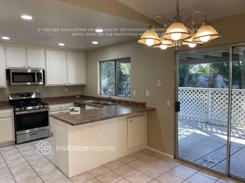 Building Photo - 962 W Mellon Ct