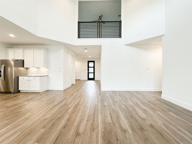 Building Photo - 15216 Tattle Crk Ln