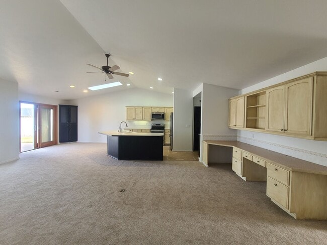Building Photo - $2,100 - 2 Bed / 2 Beautiful House in Nort...
