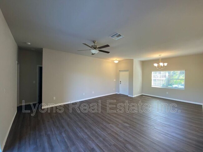 Building Photo - 5625 Abelman Rd
