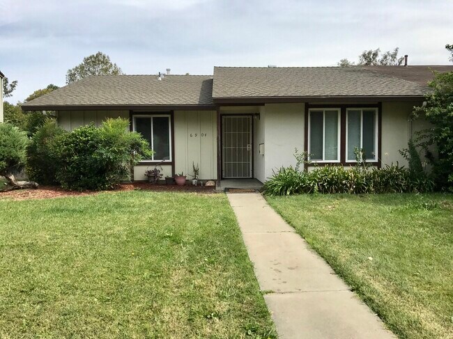 Primary Photo - 6904 Sumter Quay Cir