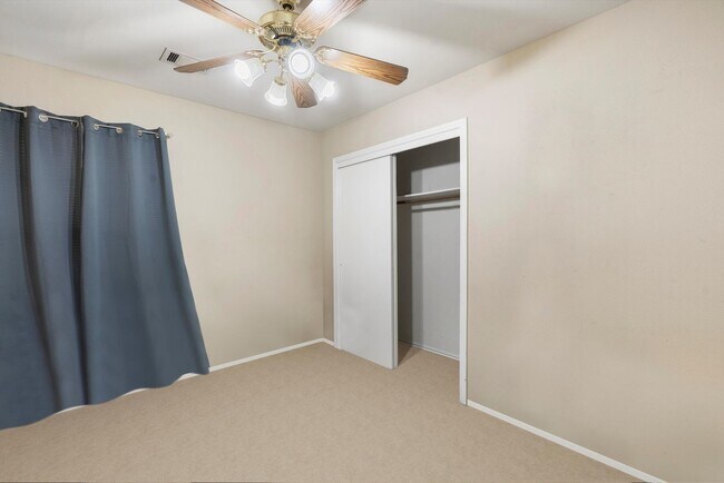 Building Photo - Large 3-Bedroom Home in West Round Rock!