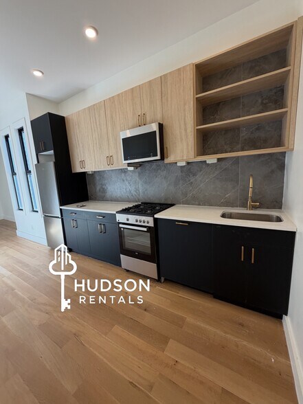 50 Grace St 3L - 52 Grace St
