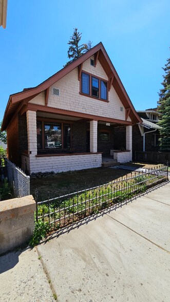Primary Photo - 826 W Silver St