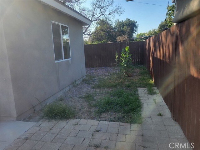 Building Photo - 545 S Grove Ave