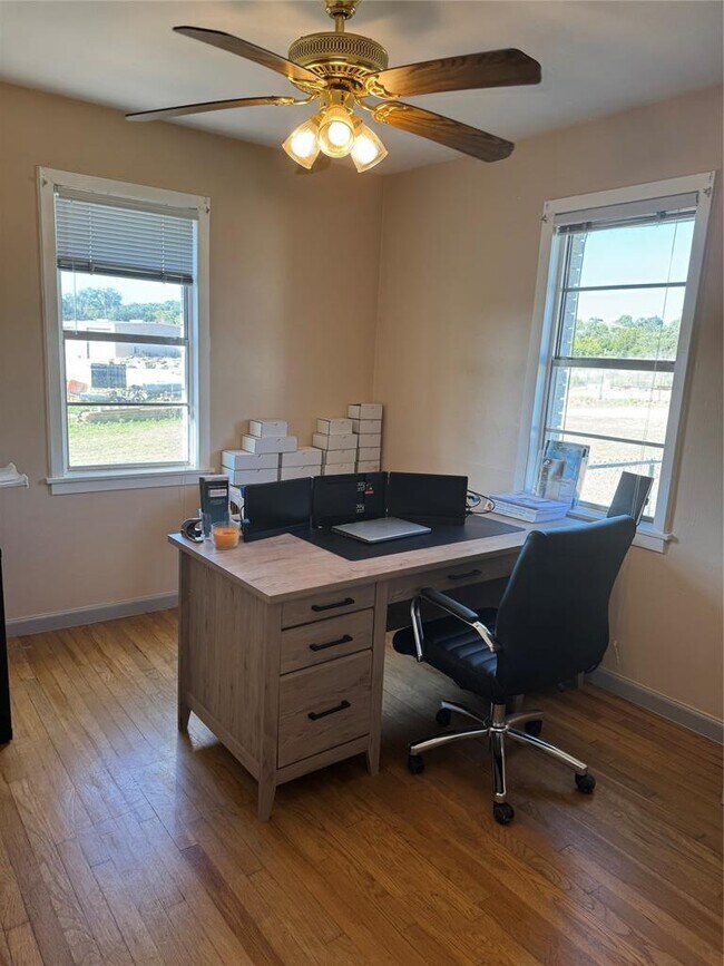 Building Photo - 5300 US-290