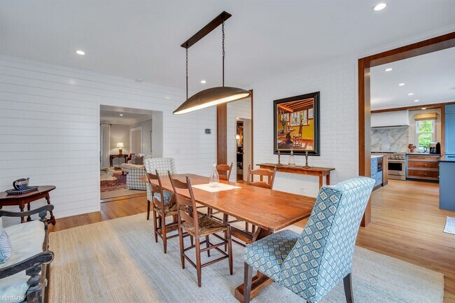 Building Photo - 4 br, 3.5 bath House - 44 E 45th St