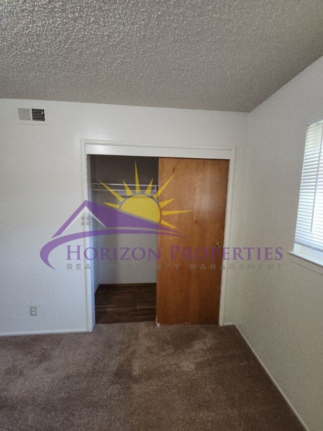 Building Photo - 1430-1432 Topaz Way