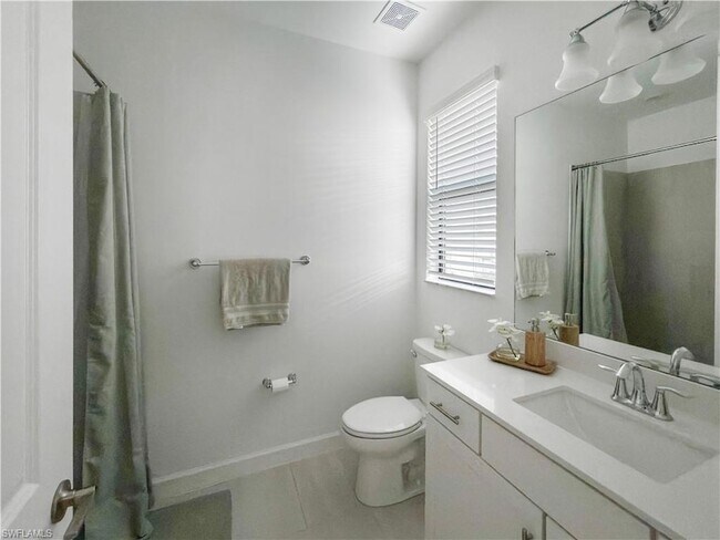 Building Photo - 18347 Ridgeline Dr