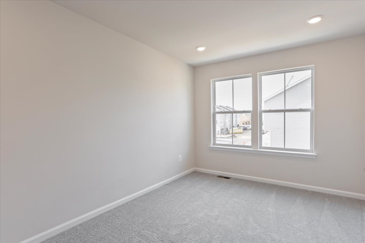 Building Photo - 331 Sandy Bottom Cir