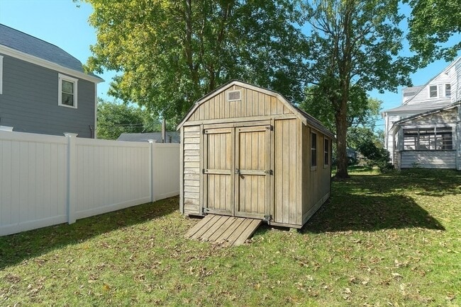 Building Photo - 96-98-98 Chubbuck St