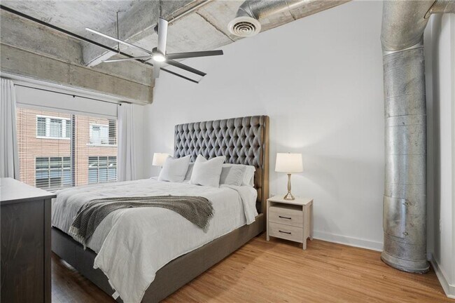 Building Photo - 260 18th St NW