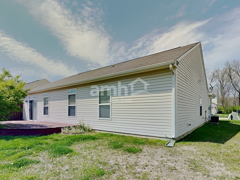 Building Photo - 10087 Sundown Ln