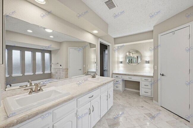 Building Photo - 7216 Canongate Dr