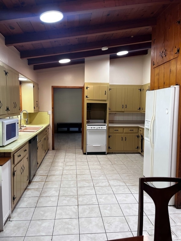 Building Photo - 2020 Euclid Ave