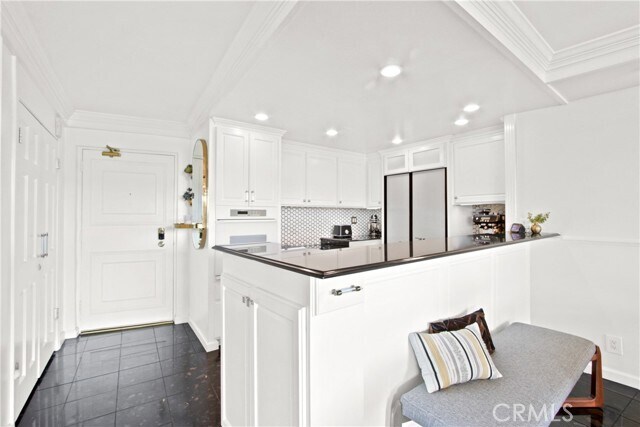 Building Photo - 700 E Ocean Blvd