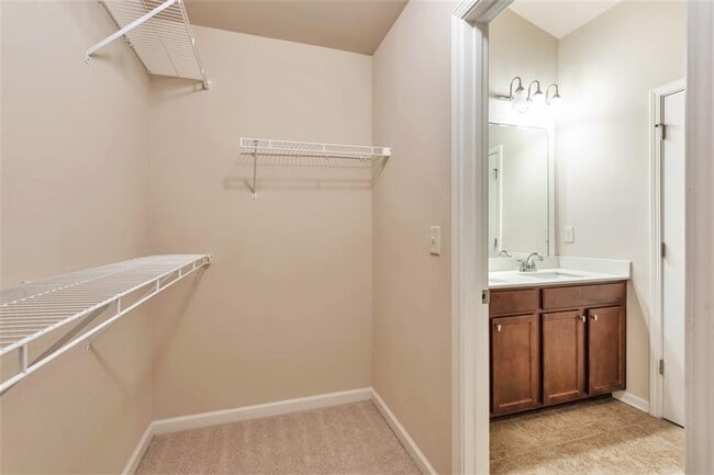 Building Photo - 2755 Maple Park Pl