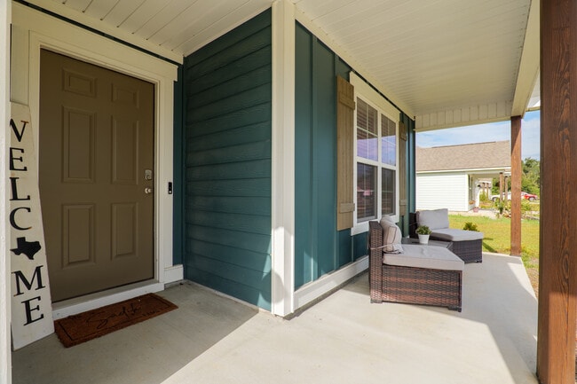 Building Photo - 3021 Reynolda Dr