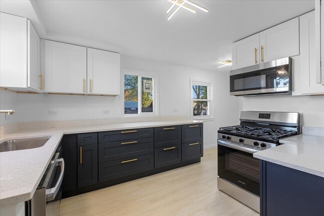 Building Photo - 1335 Marengo Ave