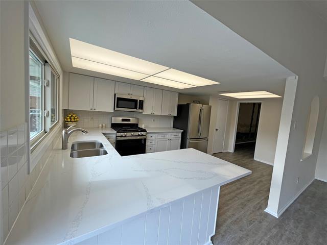 Building Photo - 6646 Hillwood Ln