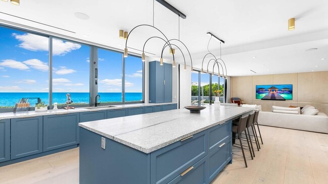 Building Photo - 6029 Old Ocean Blvd