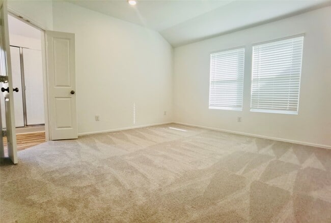 Building Photo - 5523 Knox Lndg Dr