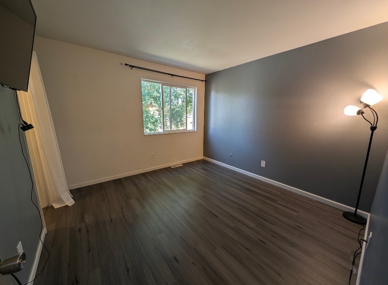 Building Photo - 7998 Chase Cir