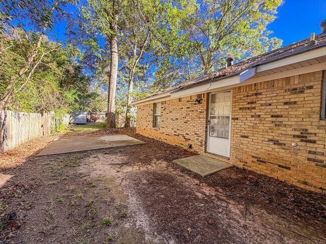 Building Photo - 2544 Oakmont Ct