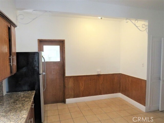 Building Photo - 227 S Gale Dr
