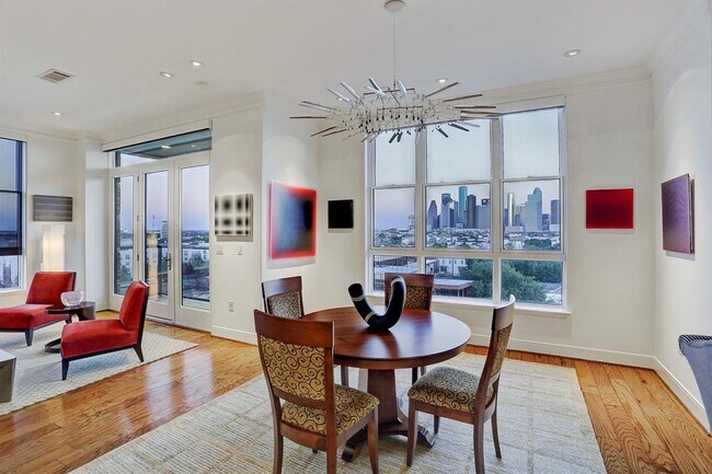 Building Photo - 1419 Montrose-ID268.1