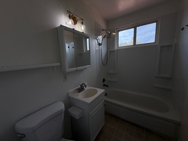 Building Photo - Cardiff SHORT TERM RENTAL MAX 6 months  3 ...