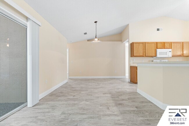 Building Photo - 96 Whispering Pine Dr