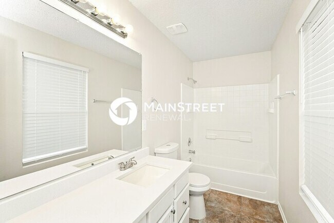 Building Photo - 3 Bedroom Pet-Friendly Home in Fort Worth, TX with Main Street Renewal
