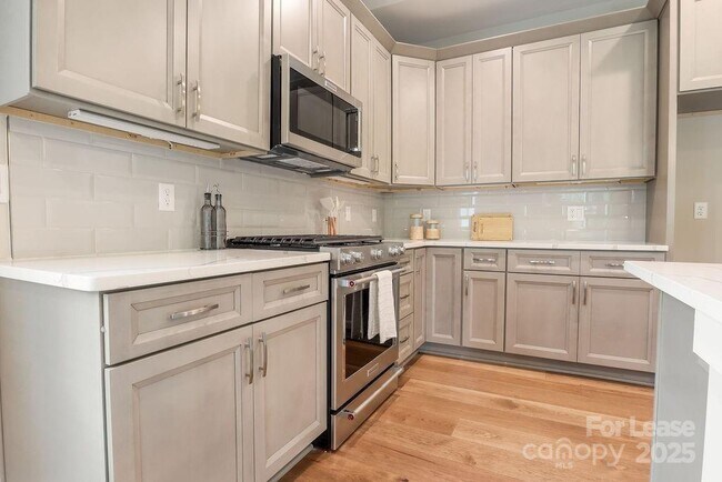 Building Photo - 21 Craftsman Overlook Rdg