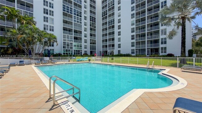 Building Photo - 1391 S Ocean Blvd
