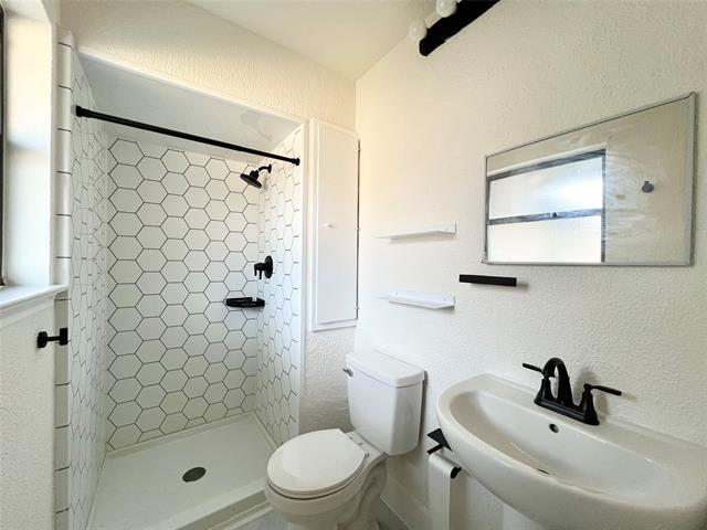 Building Photo - 1456 Sherrye Dr