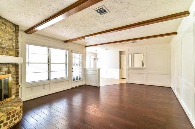 Building Photo - 11715 Parkriver Dr
