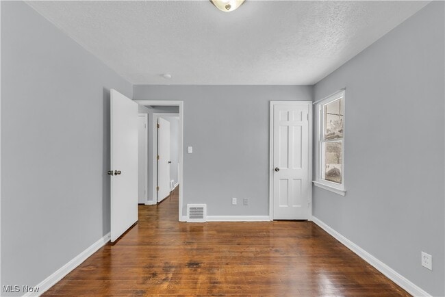 Building Photo - 15304 Benhoff Dr