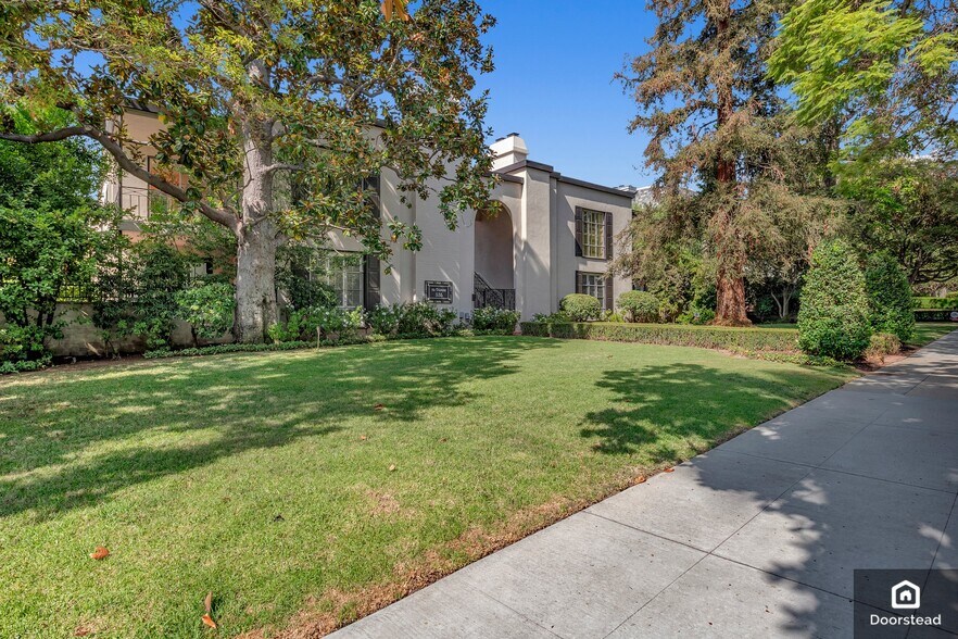 Building Photo - 535 S Orange Grove Blvd