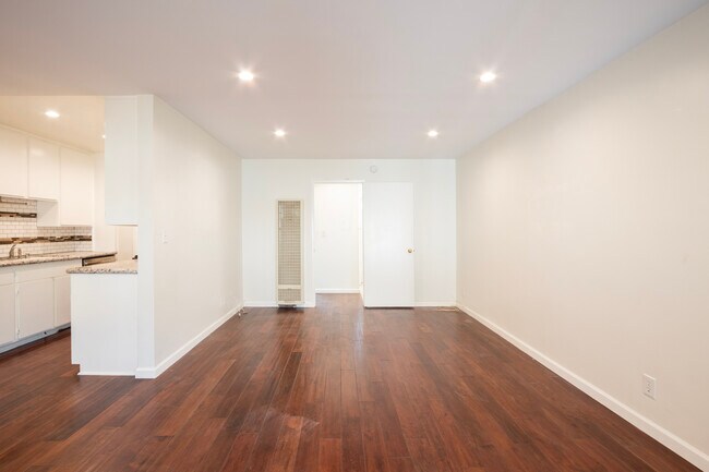 Building Photo - 2721 2nd St