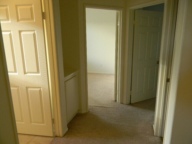 Building Photo - 11166 Pondfield Ct