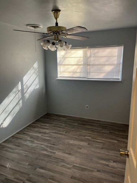 Building Photo - 5126 Taos Dr