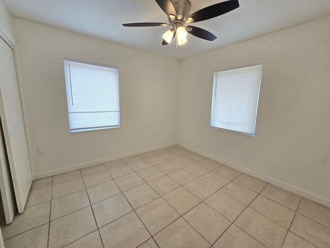 Building Photo - 6328 Brentwood Ave