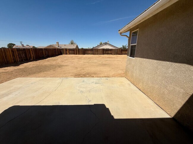 Building Photo - Beautiful Home In Apple Valley Vineyards-4...