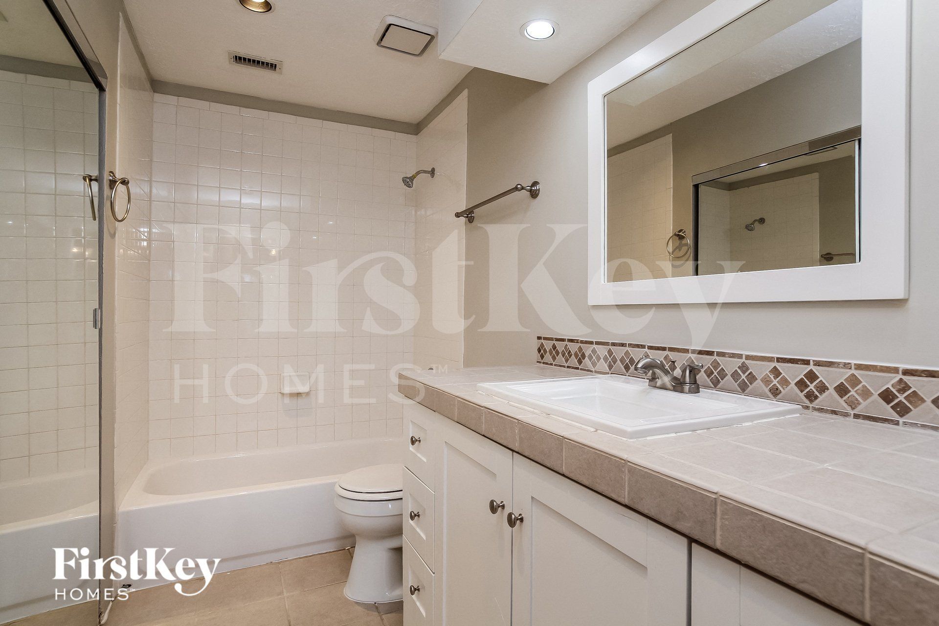 Building Photo - 7774 High Village Dr